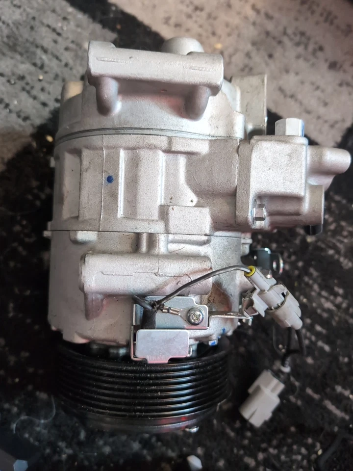 AC Compressor w/ Clutch for Lexus ES350 RX350 Toyota Camry Avalon 88320-06190 - Image 4 of 4