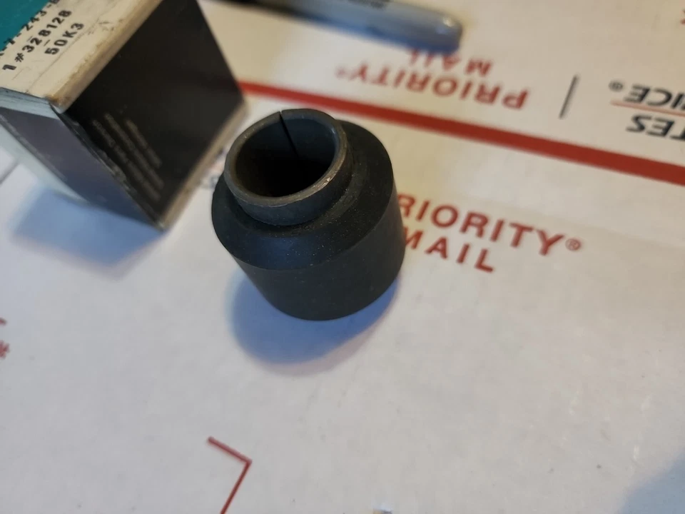 Nuevo de Lote Antiguo 1973-78 K1 2 3 Blazer Jimmy Estabilizador Delantero Barra de Eje Buje GM 328128 Foto 2 de 3