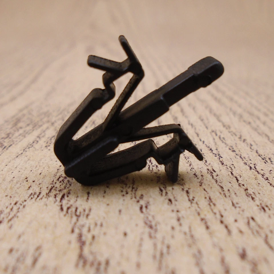 Toyota Hilux 5th gen LN85 LN106 Surf 4Runner Hiace Tacoma 10 grille clip 88-97 - Imagem 2 de 3