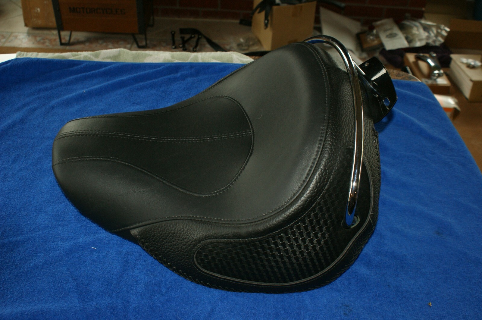 Harley Davidson Solo Seat Deluxe Softail and Rail 52535 O 7 B for sale