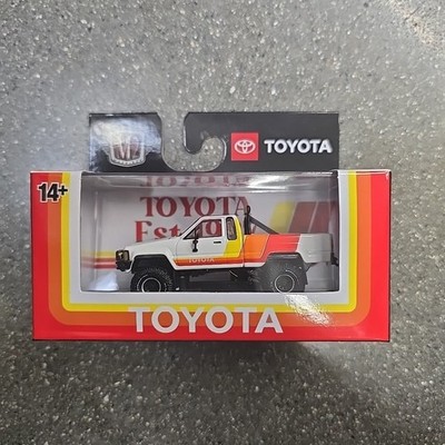 M2 Machines Toyota 1985 Pick Up Truck 1:64 Scale | eBay