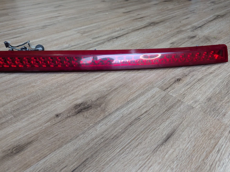 Chevrolet Avalanche/Cadillac Escalade EXT 2002-2013 TERCERA LUZ DE FRENO FABRICANTE DE EQUIPOS ORIGINALES Foto 4 de 4