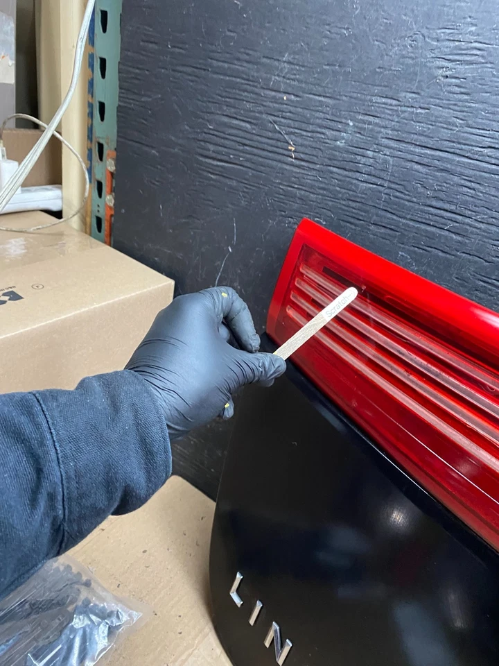 Lincoln MKT 2010 a 2019 maletero luz trasera central panel moldura cámara OEM U6115 DG Foto 4 de 4