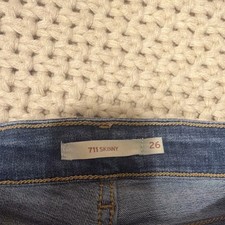 Levi's 711 Skinny Jeans Medium Wash Blue Denim Button Zip Women's Stretch