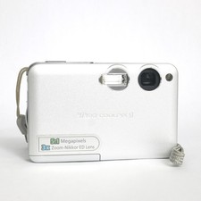 Nikon 1 S1 10.1MP Digital Camera - Pure silver