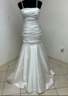 Size 2 White Debutante Prom Homecoming Formal Evening Gown or Wedding Dress NWT