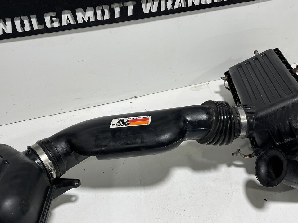 OEM 9702 Jeep Wrangler TJ 2.5 Air Cleaner Filter Box Tube Connector