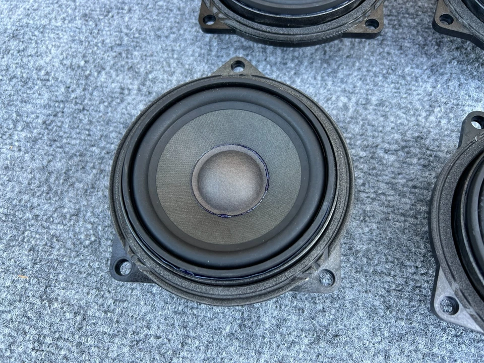 宝马 E92 E93 2007 - 2013 原始设备制造商前后哈蒙卡登门闪光灯斜纹套装 — 第 2/4 张图片