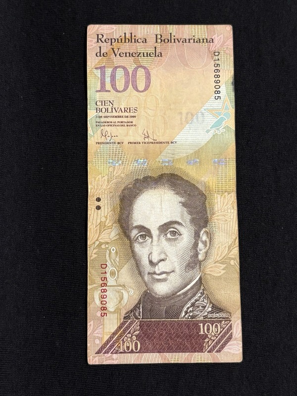 Venezuela 100 Bolivares 2009 Banknote Birds Design Serial D15689085 Circulated