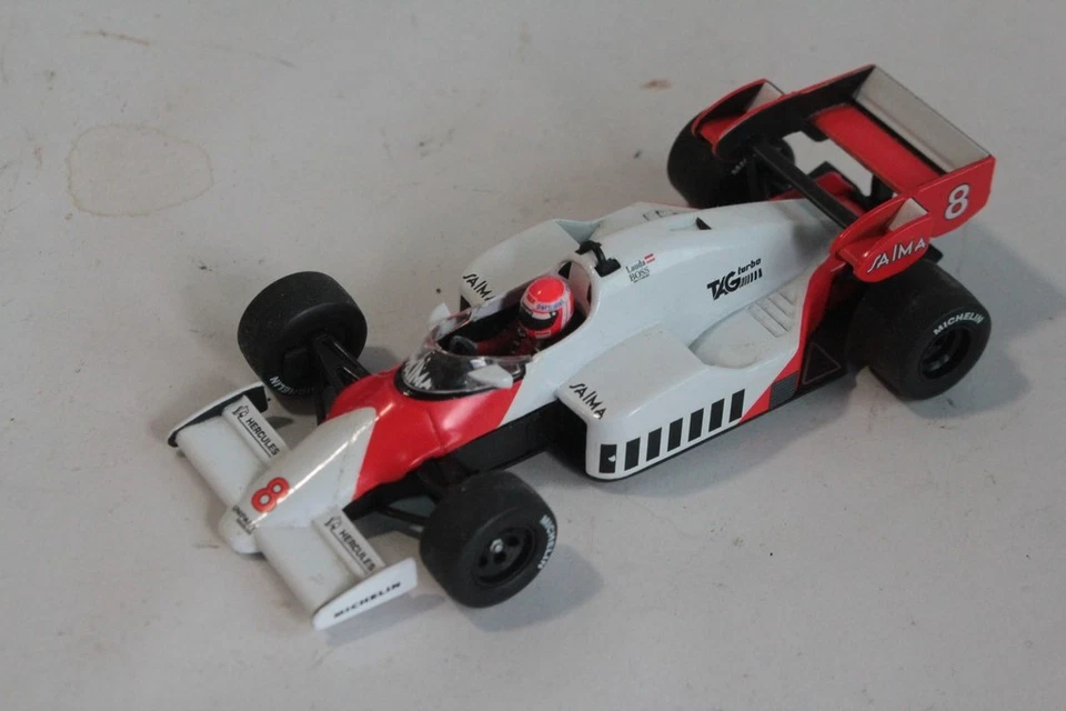 MINICHAMPS Voiture miniature 1/43 F1 McLaren MP 4/2 TAG Turbo Niki Lauda (75153) - Immagine 2 di 4