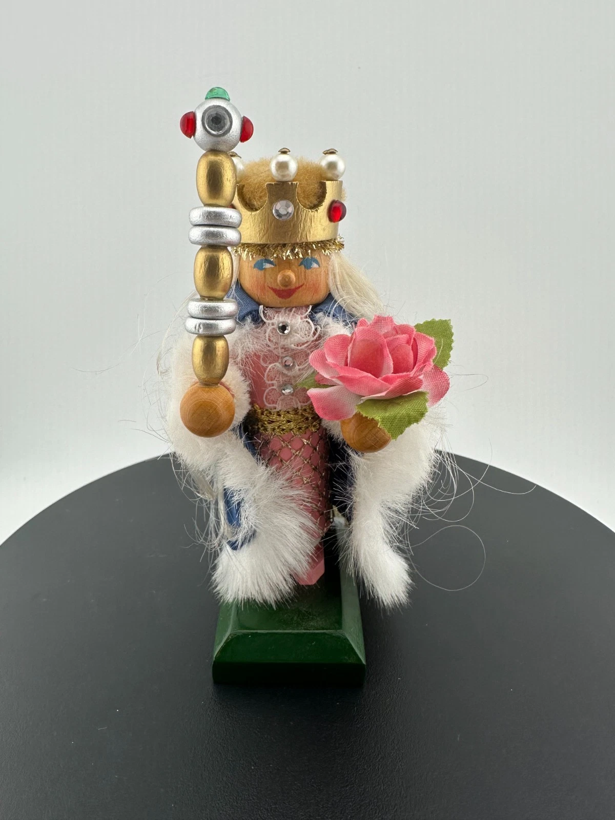 Steinbach Bräfent Queen Nutcracker Handmade Germany Miniature