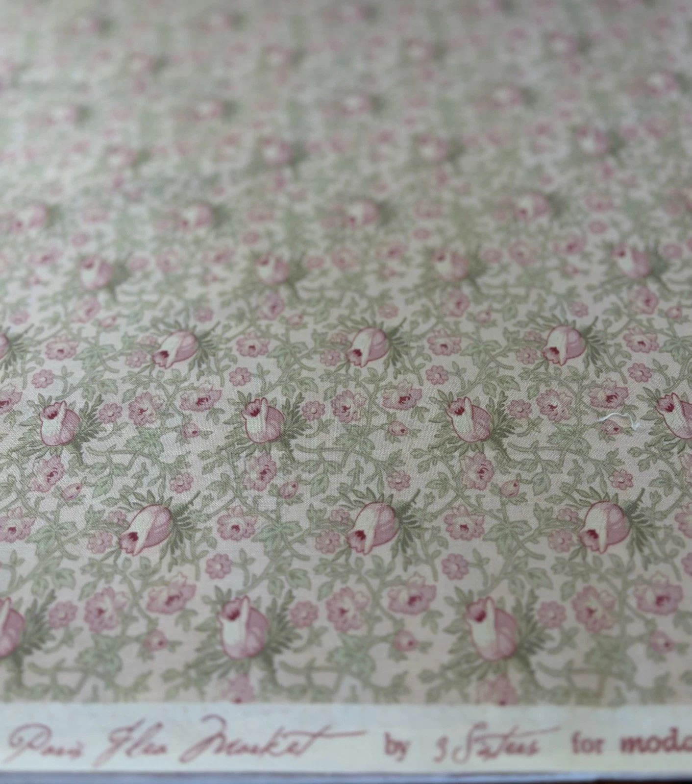 3 Sisters Paris Flea Market by Moda Cotton Quilt Fabric Pink 2.5 yds OOP SBTHY - product detail image 2