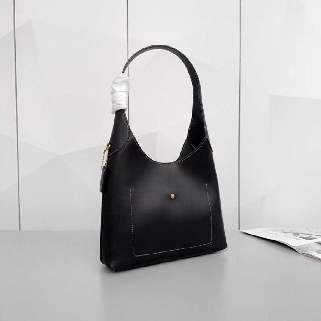 COACH Brooklyn Shoulder Bag 28 Half Moon Bag CU068 Black COACH Brooklyn Shoulder Bag 28 Half Moon Bag CU068 Black