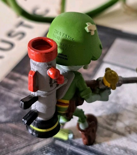 Jazware EA Plants Vs Zombies Soldier Zombie Miniature Plastic Figure 2" - Picture 3 of 4