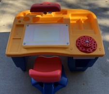 Little Tikes Sketching Desk Complete With Chair Lighted 