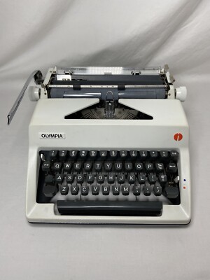 VTG OLYMPIA SM8 PORTABLE TYPEWRITER w/ Black Case Modern | eBay