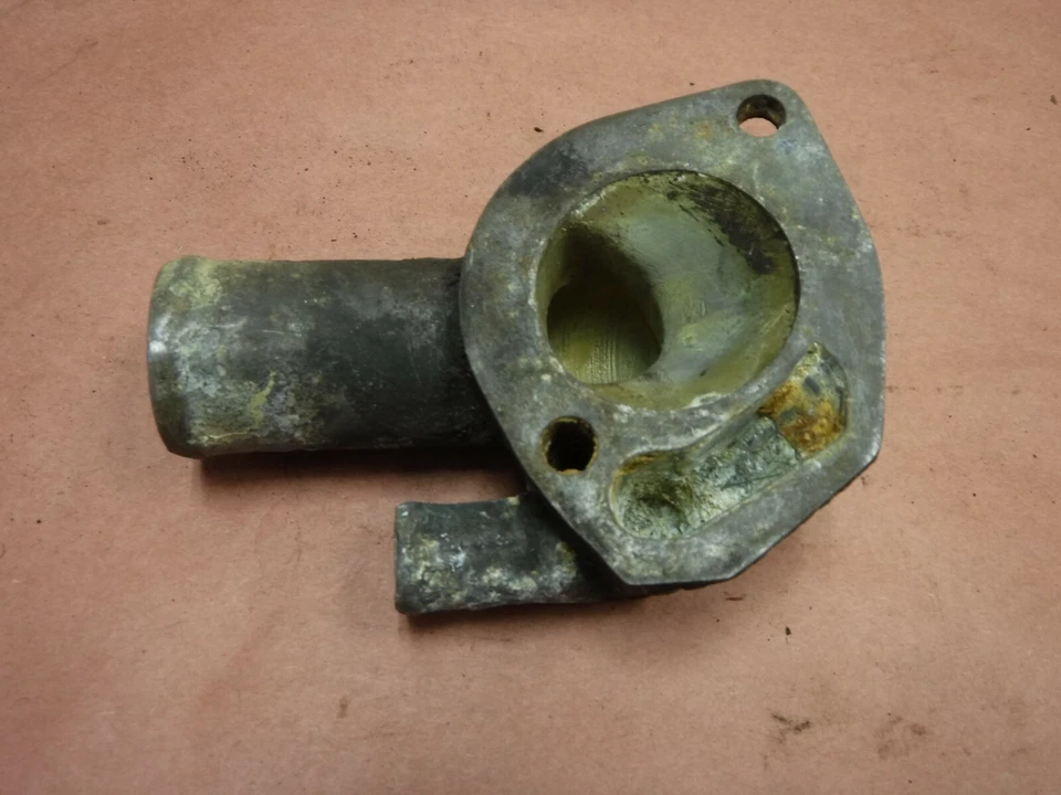 Carcasa termostato Jeep Cj5 Cj7 Cj8 80-90 4,2 6 cilindros envío gratuito de fábrica Foto 3 de 4