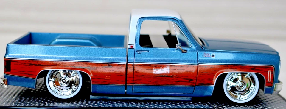 SAME DAY SHIPPING Square Body 1976 GMC Sierra Grande 15 Custom 1/24 Faux Wood - Image 3 of 4