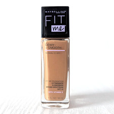 Maybelline Fit Me Dewy + Base líquida suave + Vit E #315 SOFT HONEY 1 fl. oz