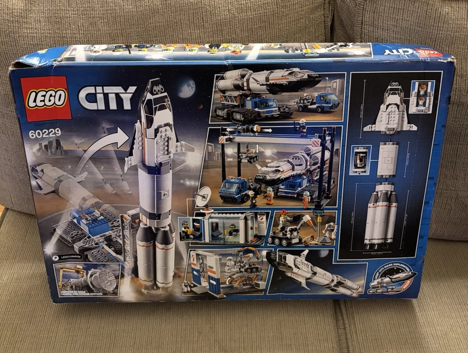LEGO City ROCKET ASSEMBLY & TRANSPORT 60229 Brand New Sealed RETIRED Space Ship - Image 3 of 4