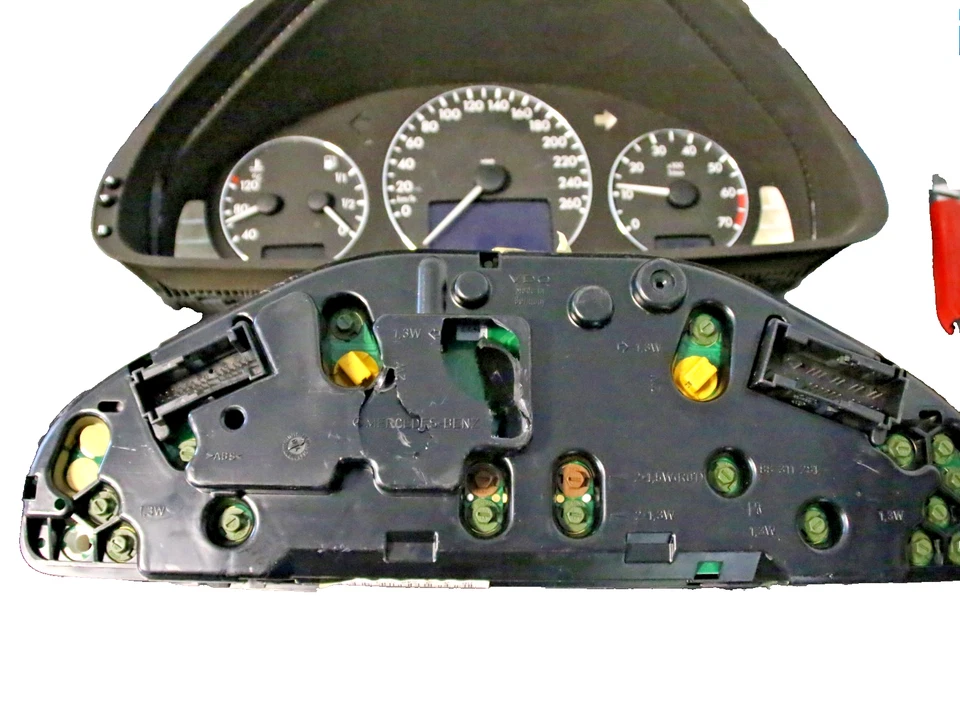 Mercedes-Benz CLK W208 unità tachimetro tachimetro A2085408211 km/h - Immagine 3 di 4