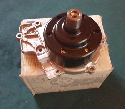 Genuine Mercedes-Benz Engine Cooling Water Pump for SPRINTER 
