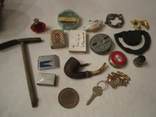 JUNK DRAWER LOT OF COLLECTIBLES - METAL ITEMS  TRINKETS AND OTHER THINGS TUB D