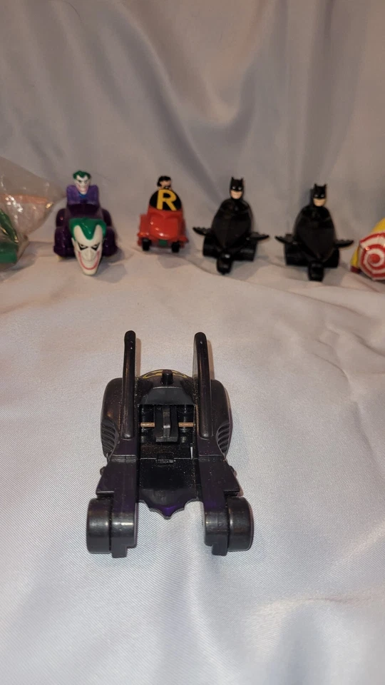 Lote De 12 Juguetes De Colección DC Comic McDonald's Batman Spiderman "99 Penguin Catlady Foto 4 de 4