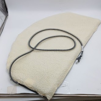 K&H MANUFACTURING HEATED PET MAT, 30X10, WIRED - BLACK/BEIGE
