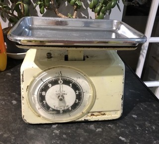 Vintage Tower Metal Kitchen Scales RARE Yellow Adjustable 1950 2960s Retro