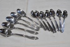 ONEIDA STAINLESS FLATWARE (24) PCS SET SOUP S...