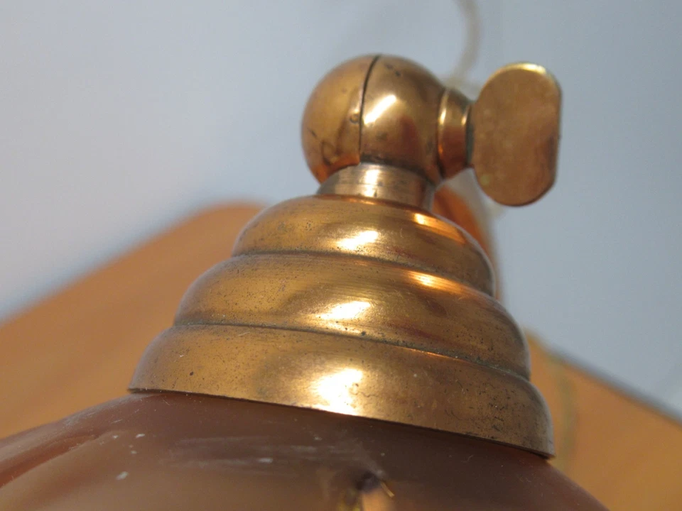 ANCIENNE LAMPE VEILLEUSE ART DÉCO EN CUIVRE ET VERRE DÉPOLI ROSE - Photo 3/4