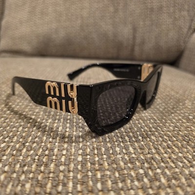 Miu Miu MU 09WS 1AB5S0 53-22 Black/Grey Rectangle Women's Runway Sunglasses