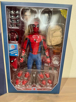 Hot Toys MMS426 Deluxe 1/6 Spider-Man Homecoming Tom Holland Used
