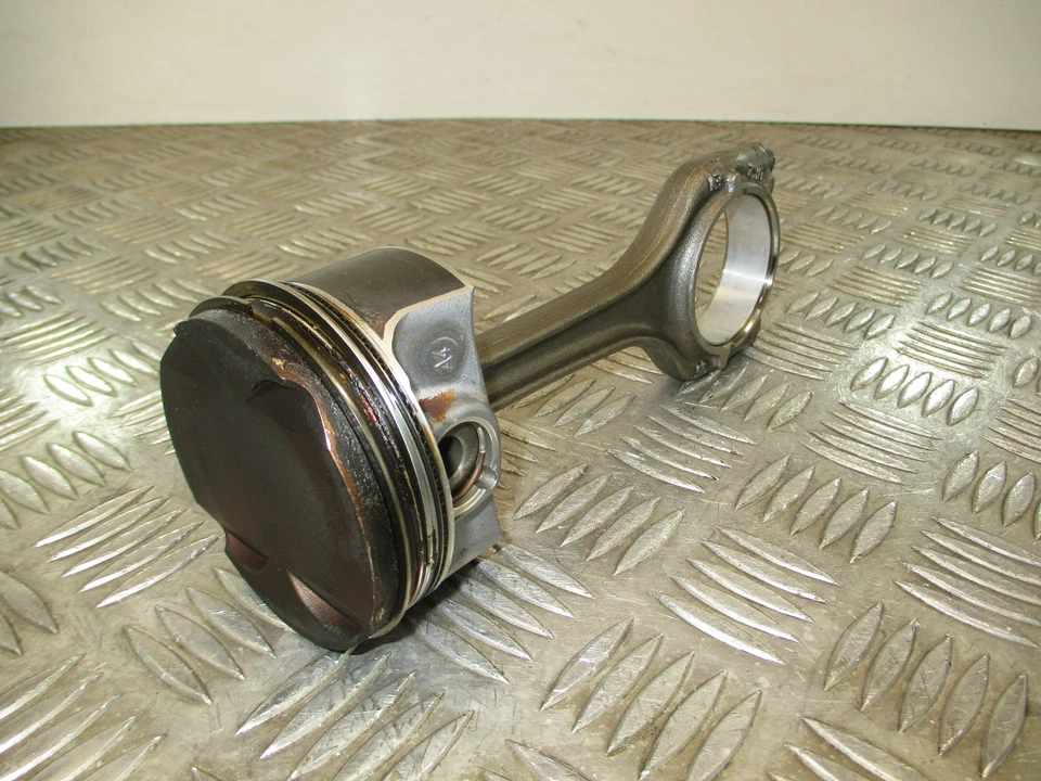 Volkswagen Golf 1.4 TSi CZC 2017 Varilla de conexión/con y pistón 04ER 37K Foto 3 de 4