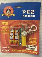 BUGS BUNNY PEZ KEYCHAIN BASIC FUN KEY RING LOONEY TUNES MINI PEZ yellowed pkg
