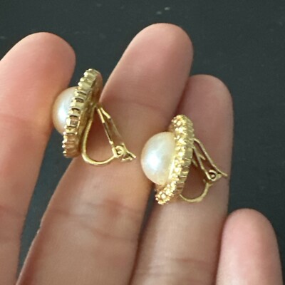 PAIRE de BOUCLES d'OREILLE en or et perles de culture - Bijoux et montres