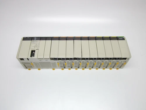 Omron CQM1H-CPU51, CQM1-PA203, 5 X CQM1-ID212, 3X CQM1-OC222, CQM1-SRM21-V1 PLC