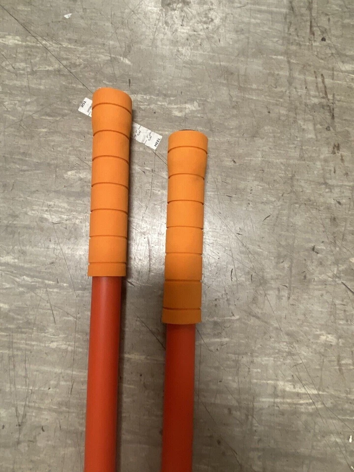 New Childrens Plastic Golf Set Ages 4-7 Iron,putter,flag,tee, Balls And Bag - Image 3 of 4