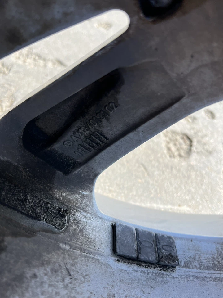 Mercedes-Benz Clase E E350 E550 2012-2013 18x8,5 llantas OEM 2124013102 Foto 3 de 4