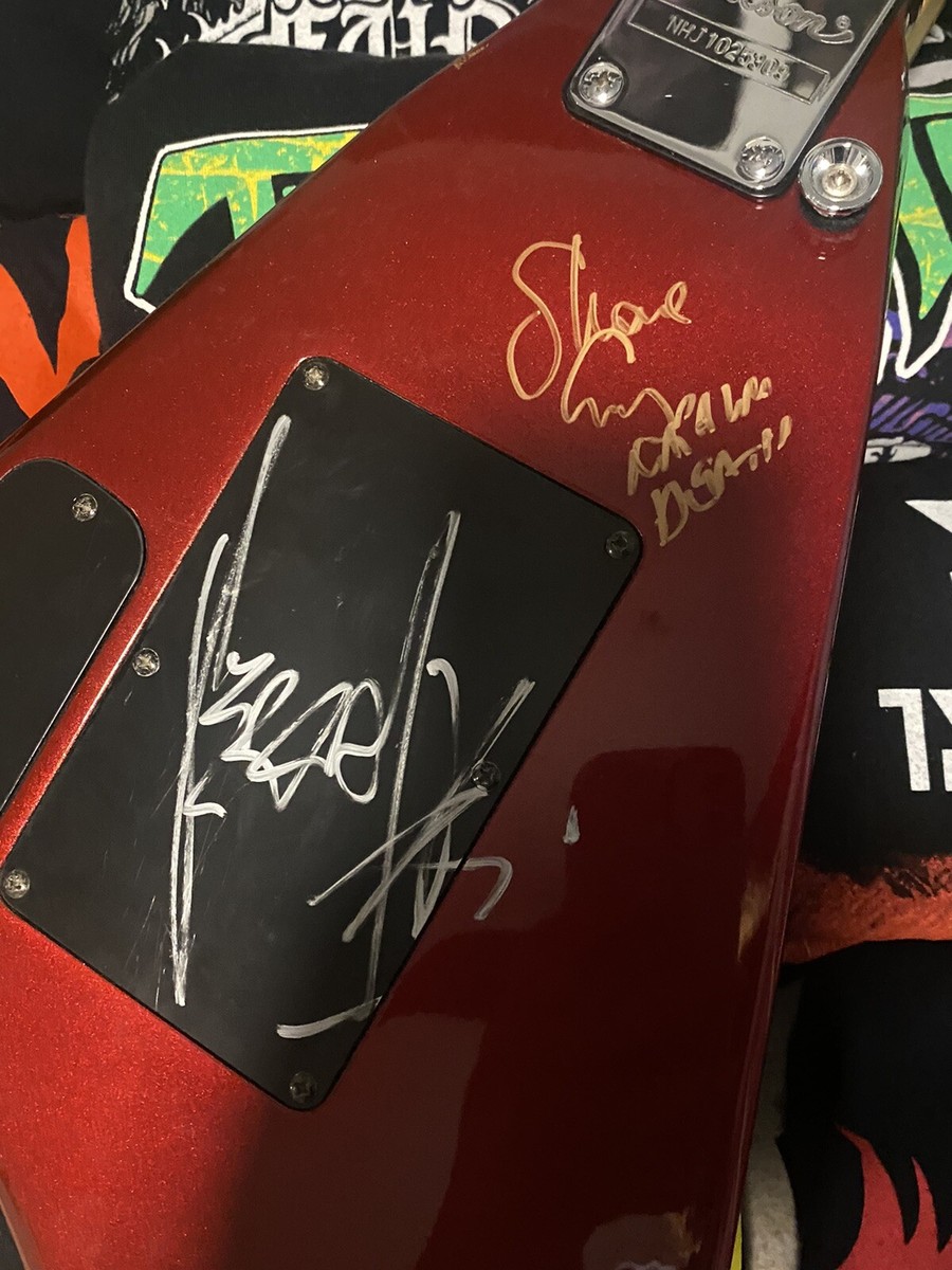 Jackson Randy Rhoads Electric guitar signed by 29 major heavy