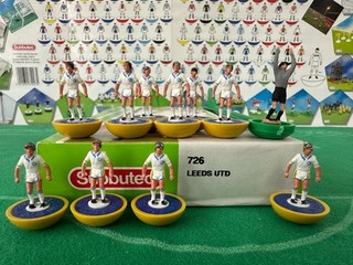 Subbuteo 63000 Lightweight (LW) Team Leeds United (Reference: 726)