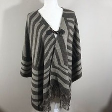 Vintage open oversized cape with toggle one size