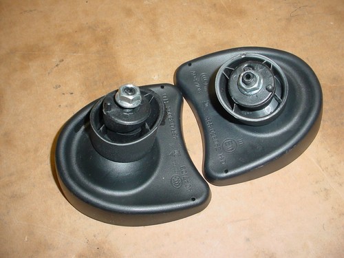 Harley Davidson 2014-2023 Batwing Fairing Mount Mirrors OEM 12475 - Picture 2 of 3
