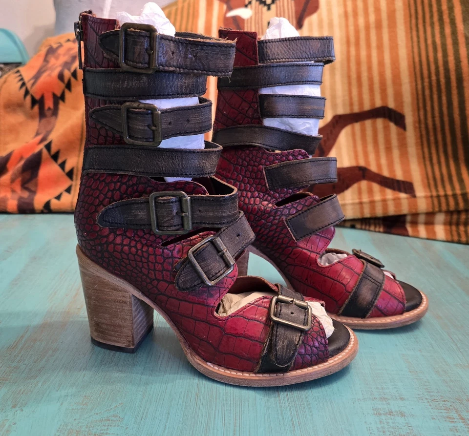 Sandalia Gladiador Freebird de Steven Bond Red Snake 8 Foto 4 de 4