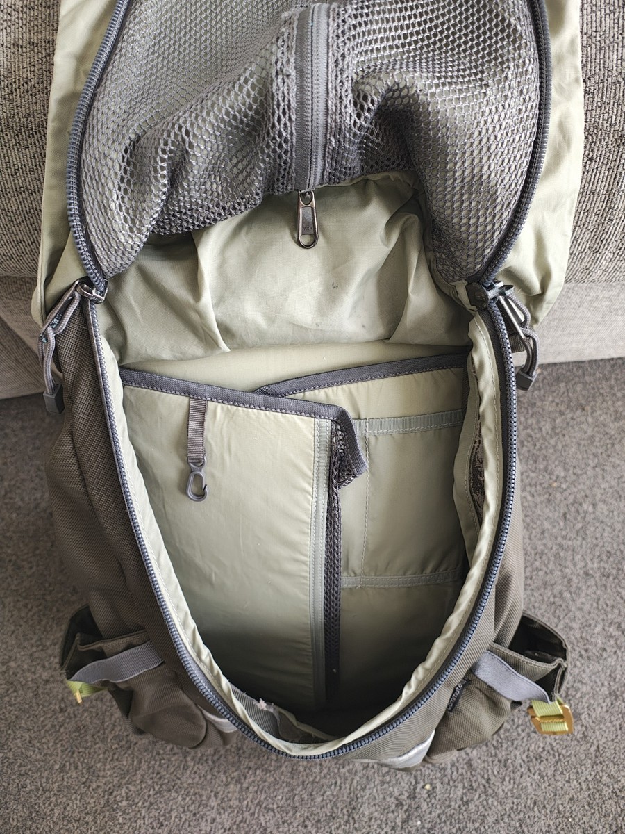 Macpac Commuter 28 Backpack Rucksack Sage/Green | eBay UK Macpac Commuter 28 Backpack Rucksack Sage/Green | eBay UK