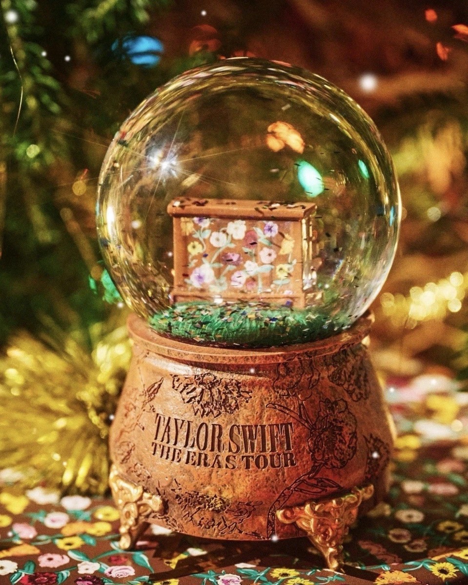 TAYLOR SWIFT | THE ERAS TOUR ACOUSTIC PIANO SNOW GLOBE ‼️IN HAND