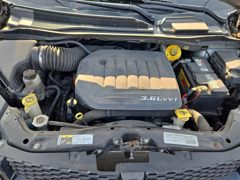 Used Trailer Hitch fits: 2015 Dodge Caravan  Grade B - Image 4 of 4