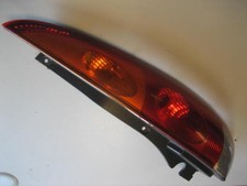 Feu arrière Nissan ALMERA