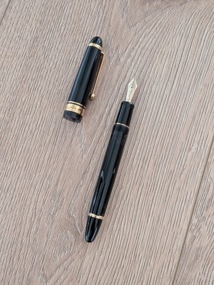Pilot Custom 823 Schwarz   14k M Goldfeder   Vacuum Filler - Top Zustand